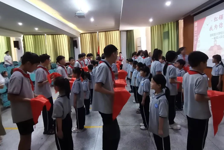 小學部 ｜ 喜迎二十大，爭做好隊員——一年級入隊儀式